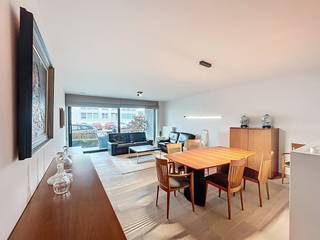 Ben je op zoek naar een volledig afgewerkt gelijkvloers appartement waar je direct in kunt trekken? Dit pand in Sint-Kruis is dan precies wat...