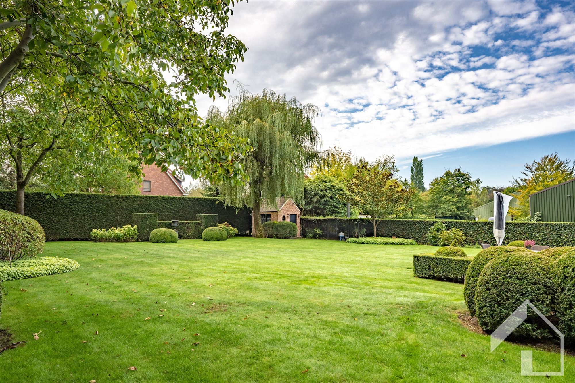Exclusieve villa met loods, prachtige tuin en topafwerking op ruim 7.400 m² - foto 4