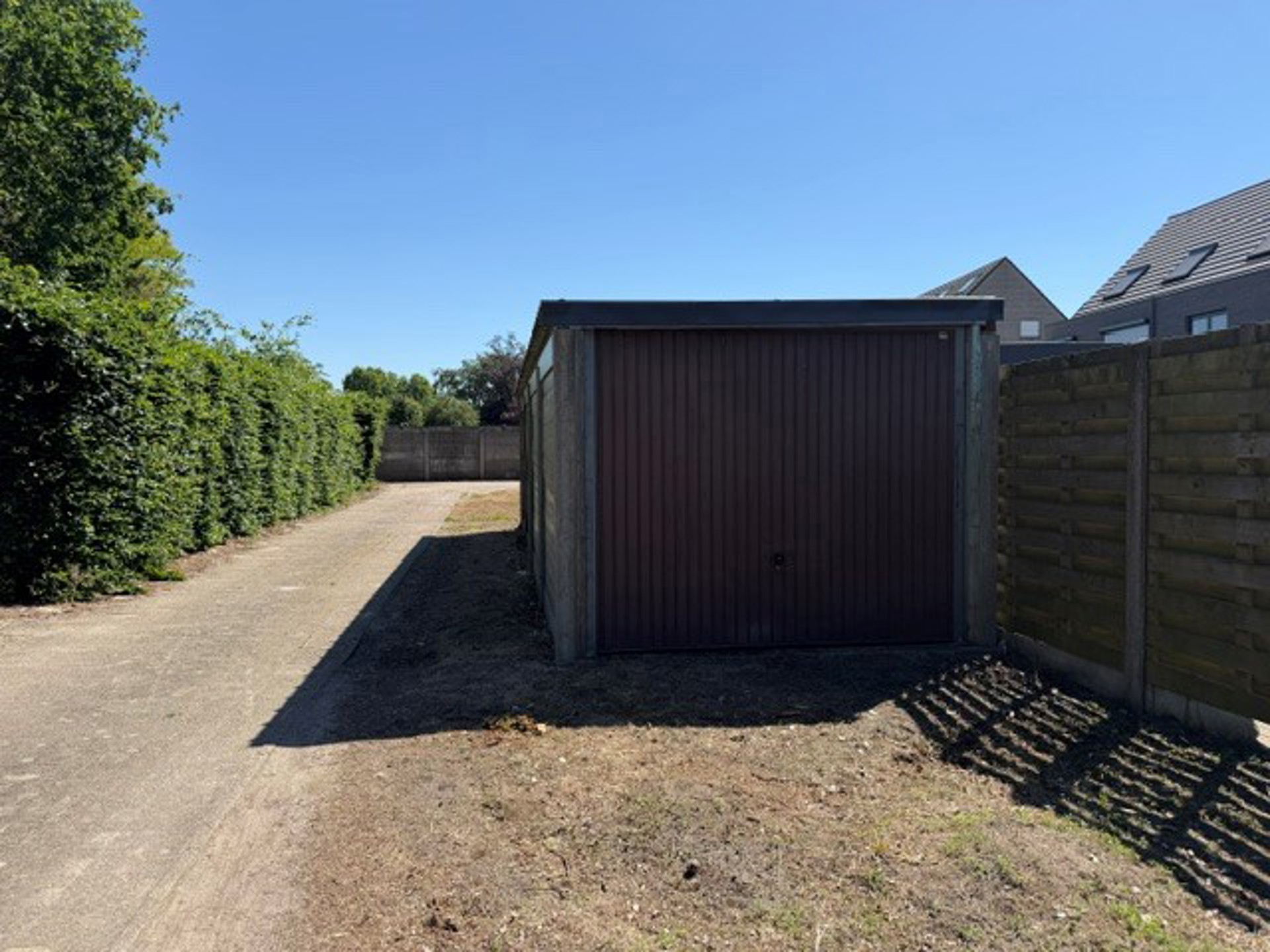 Garagebox te huur in het centrum van Dessel
