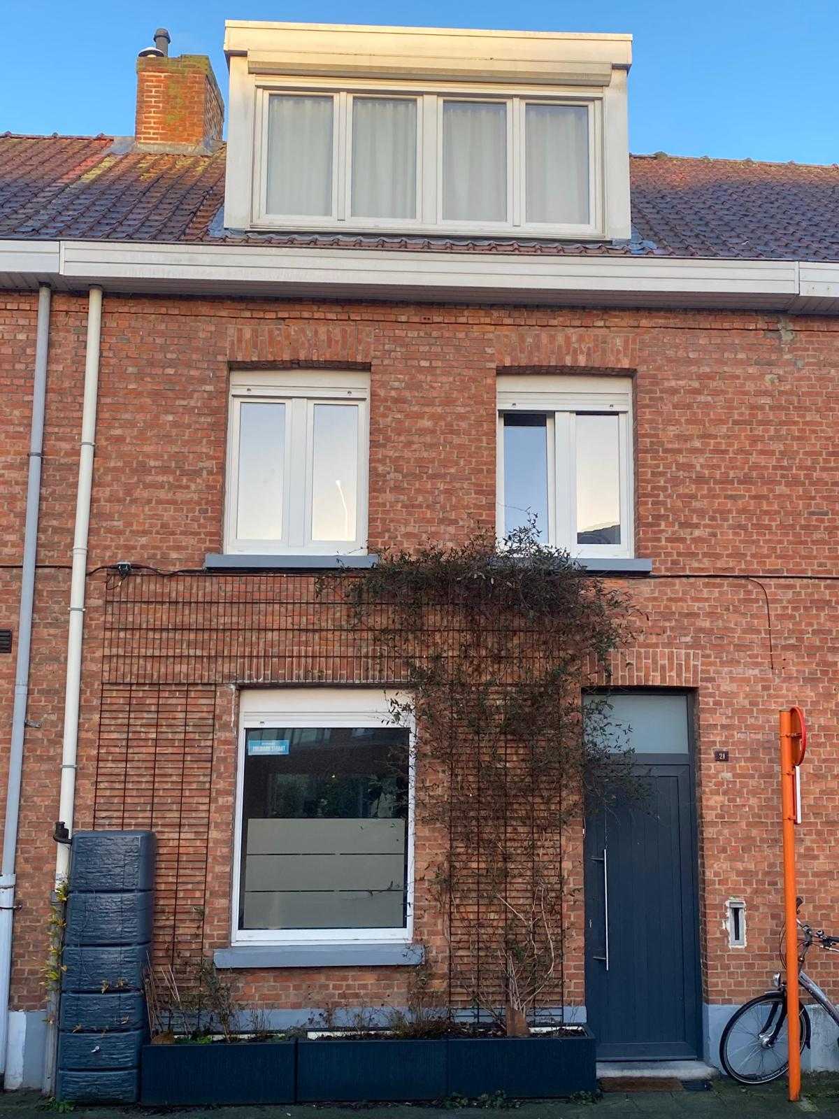 Huis te koop in Turnhout met 4 slaapkamers - foto 2