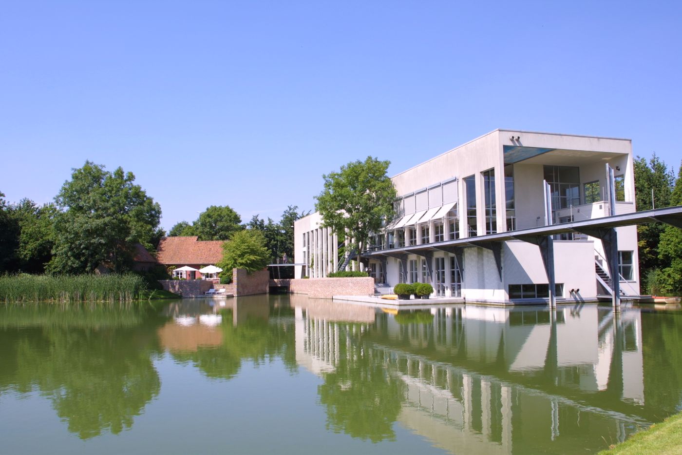 1.550 m² gebouw op 2.904 m² terrein aan de ring van Roeselare - photo 1