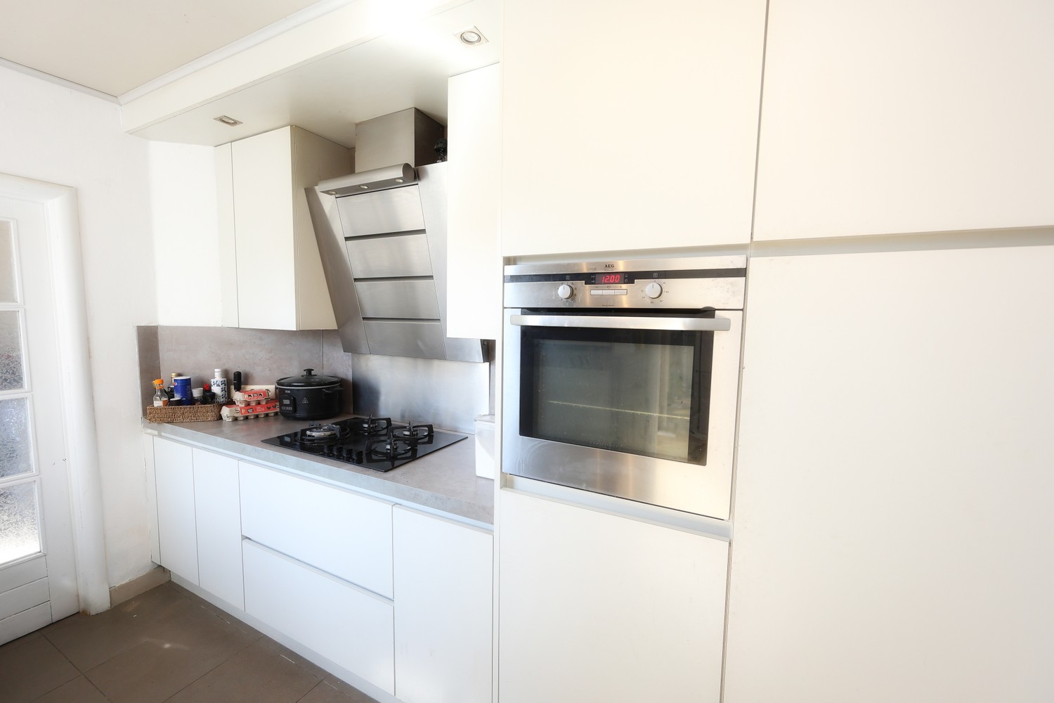 Move-in ready home with 3 bedrooms and attic in Ostend! - photo 5