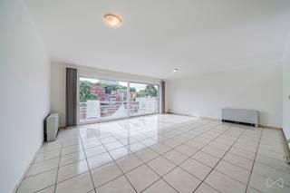 bruxelles.ouest@weinvest.be – 02 315 77 22 We Invest vous propose en exclusivité cet appartement lumineux de ± 96 m² (surface PEB) situé au 3ᵉ...