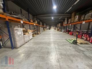 Dit veelzijdige bedrijfsgebouw is strategisch gelegen in de wijk Risquons-Tout, vlak bij de Frans-Belgische grens en geniet van een...