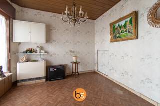 Te koop in Izegem, twee te renoveren woningen naast elkaar. wenst u meer info of een bezoek? contacteer ons via hello@belistate.be 0479/90.60.31...