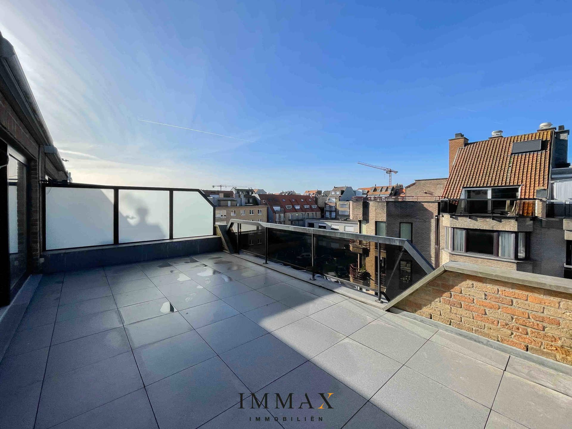 Gerenoveerde penthouse met zeezicht &amp; autostaanplaats - foto 2