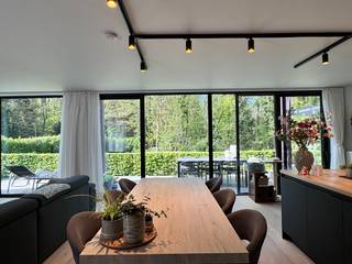 Prachtig, zonnig en energiezuinig gelijkvloers appartement met uniek zicht op een grote gemeenschappelijk tuin en het aanpalend bos. Ideaal om...