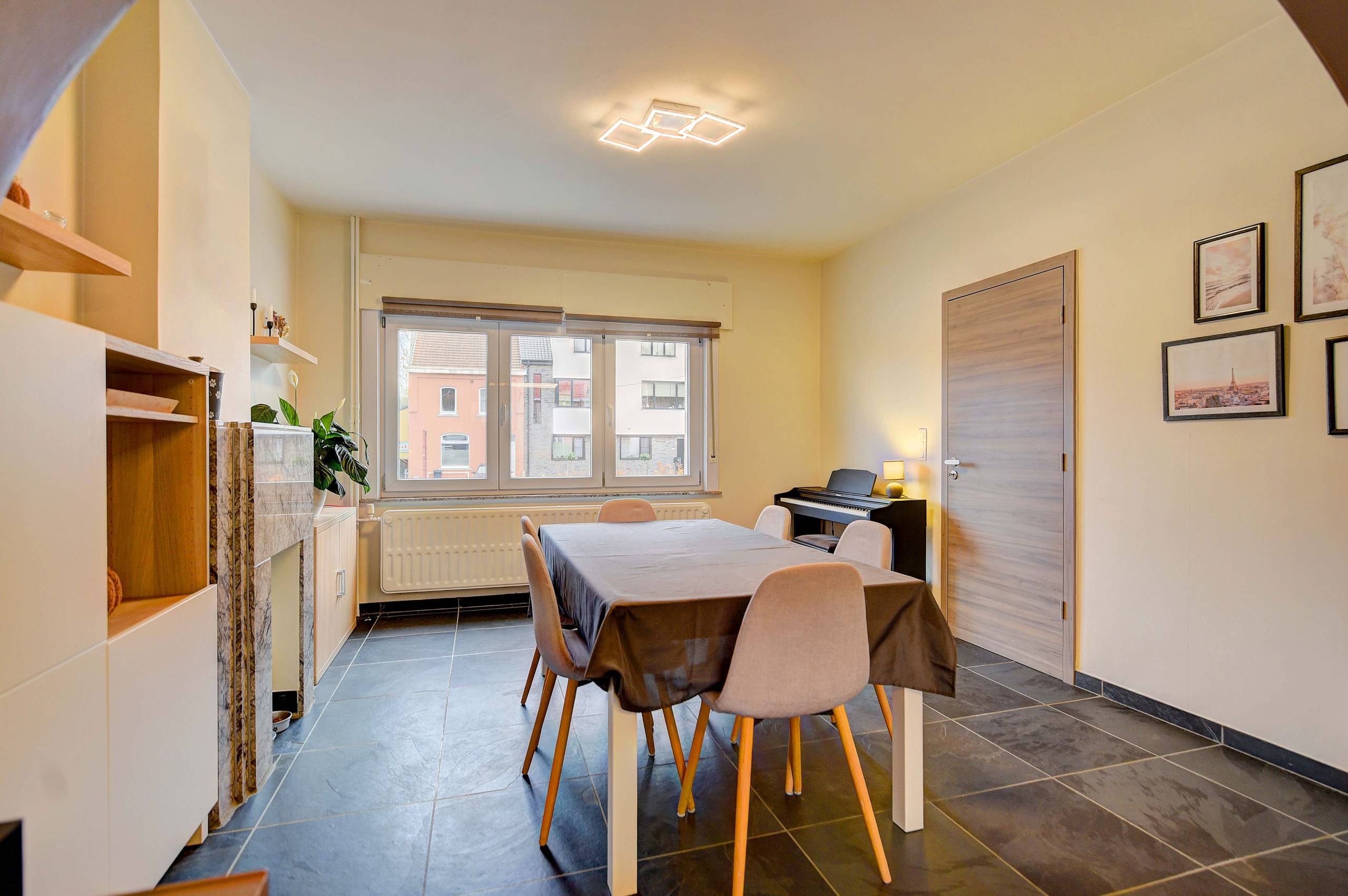 Grondig gerenoveerde woning met 2 ruime garages te Lubbeek. - foto 5