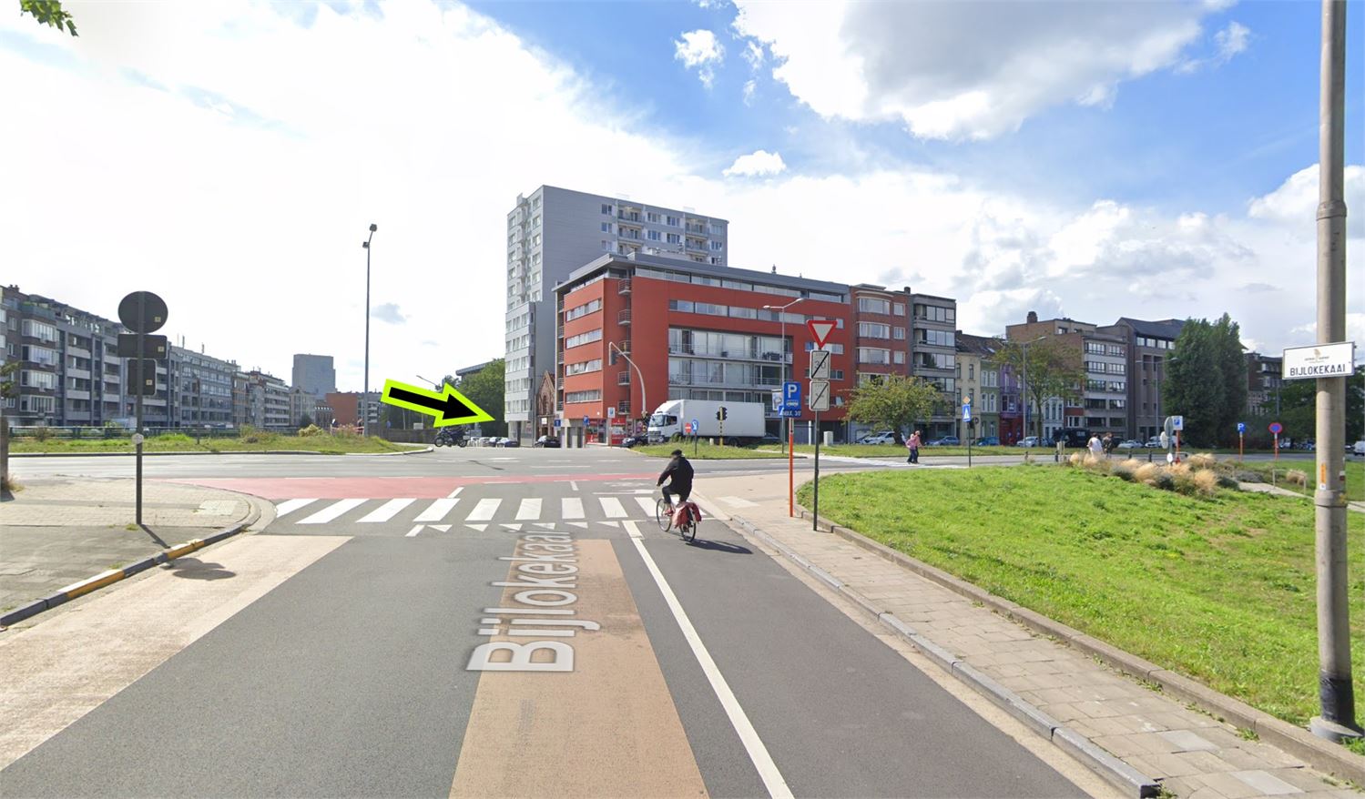 Autostaanplaats in afgesloten garage, vlakbij STAM/Bijloke/HoGent Mercator. - foto 2