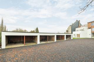 UNIEKE INVESTERING: 4 DUBBELE GARAGEBOXEN MET ACHTERLIGGENDE TUIN TE BOOMBent u op zoek naar een slimme investering met een gegarandeerd en...