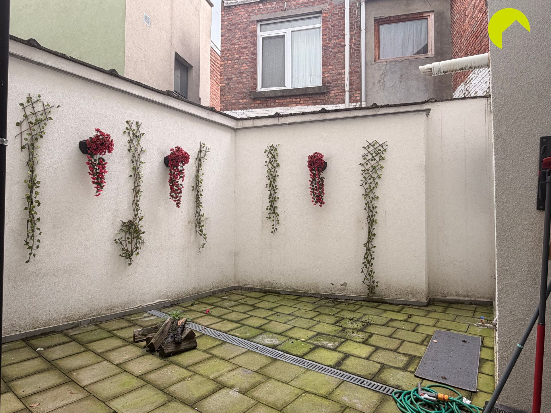 Modern gelijkvloersappartement met ruime koer! - foto 4