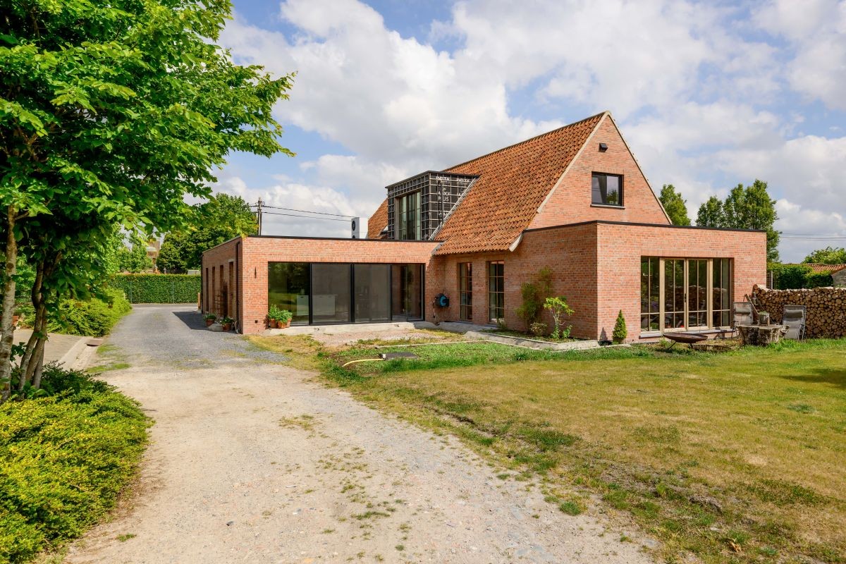 Hoeve voor kleinschalige landbouw of landbouwverbreding te koop te Lotenhulle. - foto 1