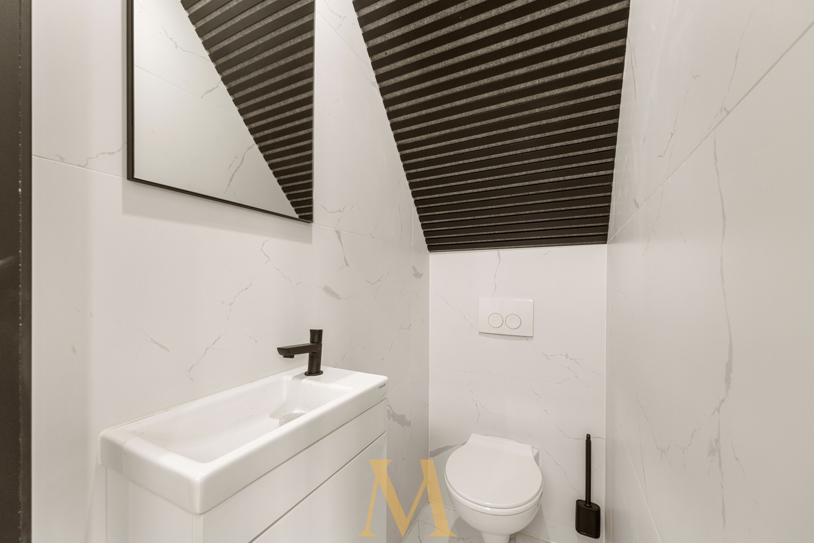 Recent gerenoveerde rijwoning nabij centrum van Kortrijk - photo 4