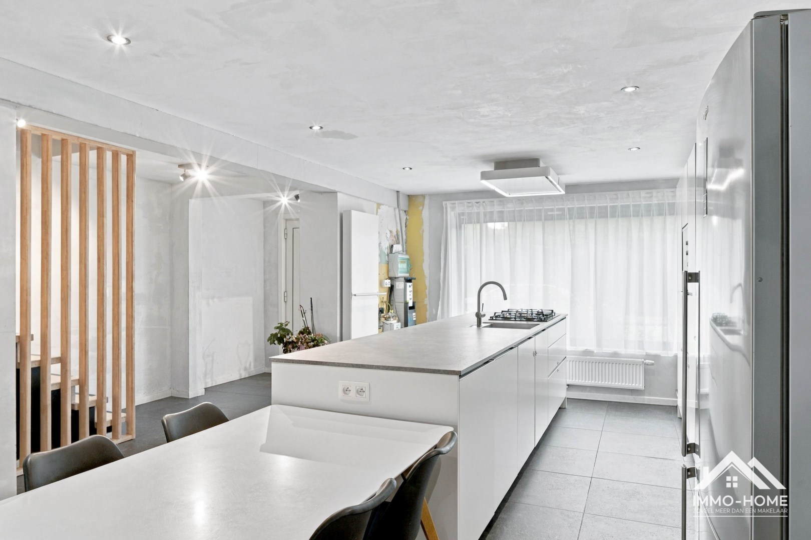 Prachtige gerenoveerde woning op een topligging in Sint-Amandsberg! - foto 4