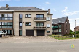 Gelegen aan de Singel in Strombeek-Bever, vlakbij de Brusselse stadsrand, biedt dit opbrengsteigendom een uitstekende investeringsopportuniteit op...