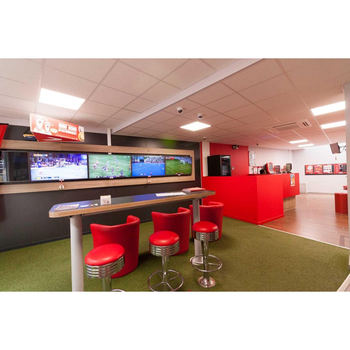 CENTRAAL GELEGEN HANDELSGELIJKVLOERS  - foto 4