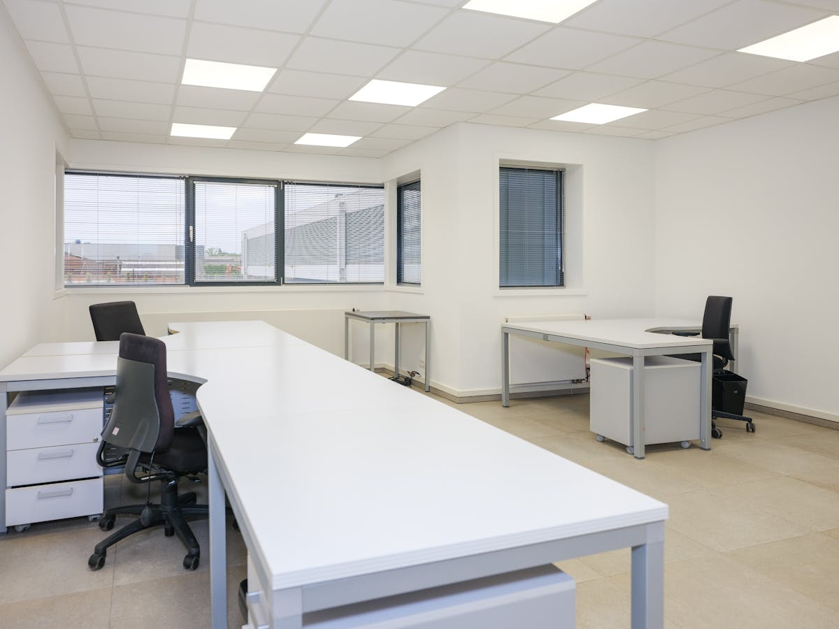 Instapklaar kantoor van ca. 122,86m² in 3koningen Torhout - foto 3