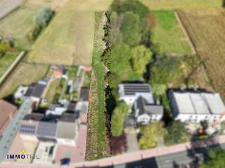 Dit mooi perceel bouwgrond in Herdersem heeft een totale oppervlakte van ca. 1.307 m² en een straatbreedte van ongeveer 10,5 meter. Het perceel...