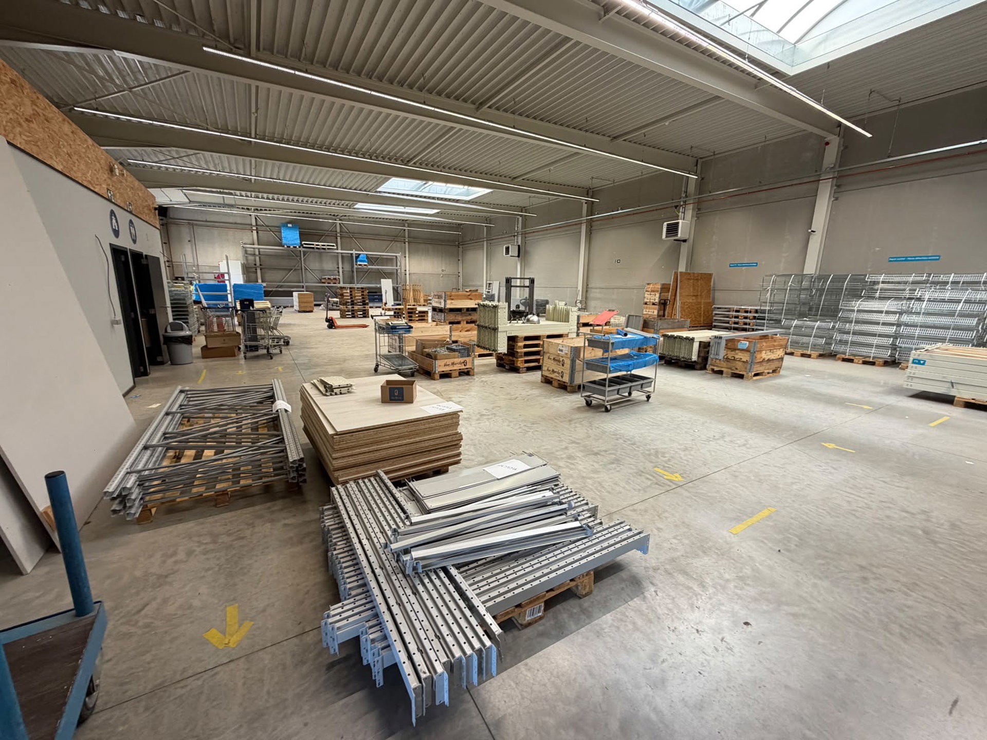 Magazijn van 817 m² te huur met parking - foto 4