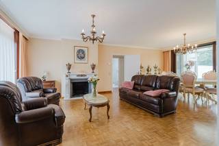 Comfortabel wonen op één niveau!Richtprijs: € 395.000  Bezoekdag: vrijdag 12 juni , enkel op afspraak!Gelegen aan de Konstant Permekelaan 17 in...