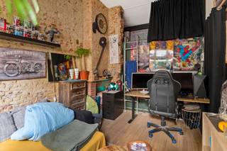 Welkom in deze hippe studio in het kloppend hart van Antwerpen!Deze studio met buitenruimte gelegen in de Ommeganckstraat is allesbehalve standaard...