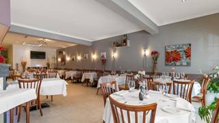 Instapklaar handelspand op toplocatie in hartje MaasmechelenBent u op zoek naar een veelzijdig en instapklaar handelspand op een uitgesproken...