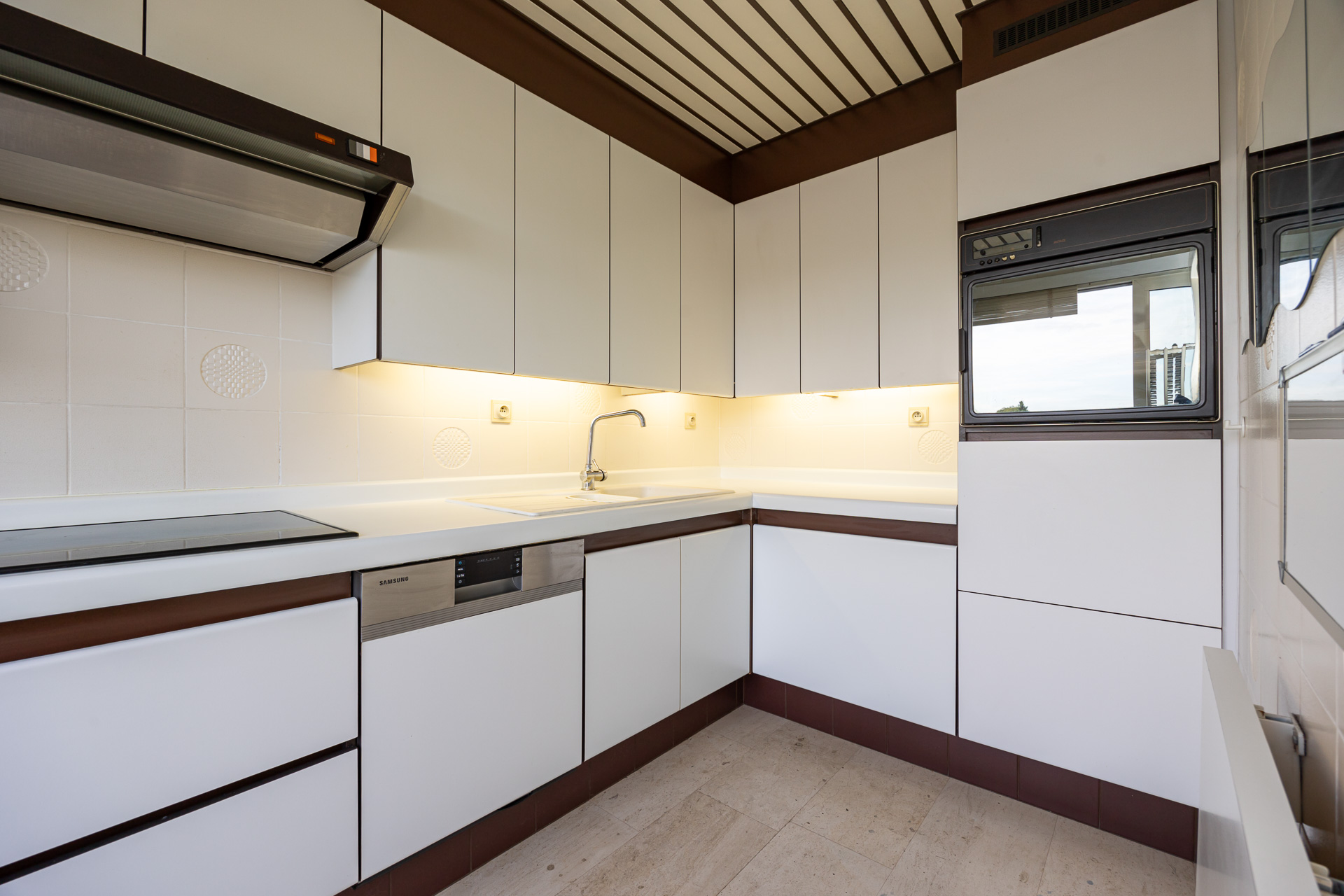 Lichtrijk appartement met drie slaapkamers in Hemiksem! - foto 4