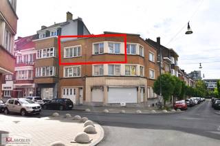 Idéalement situé à proximité des transports publics, des écoles et des commerces.Appartement cosy et lumineux avec séjour, cuisine, balcon, salle de...