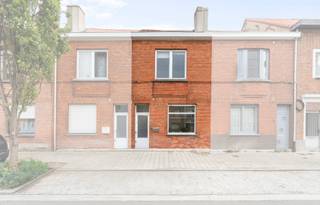 TE KOOP IN OOSTAKKER!Ben je op zoek naar een leuke woning met karakter en talloze mogelijkheden? Deze deels te renoveren woning biedt een stevige...