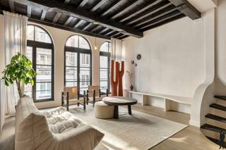 Neoclassicistische stadswoning uit de 19de eeuw met zicht op de Schelde en de KathedraalIn deze woning ervaar je Antwerpen op zijn meest authentieke...