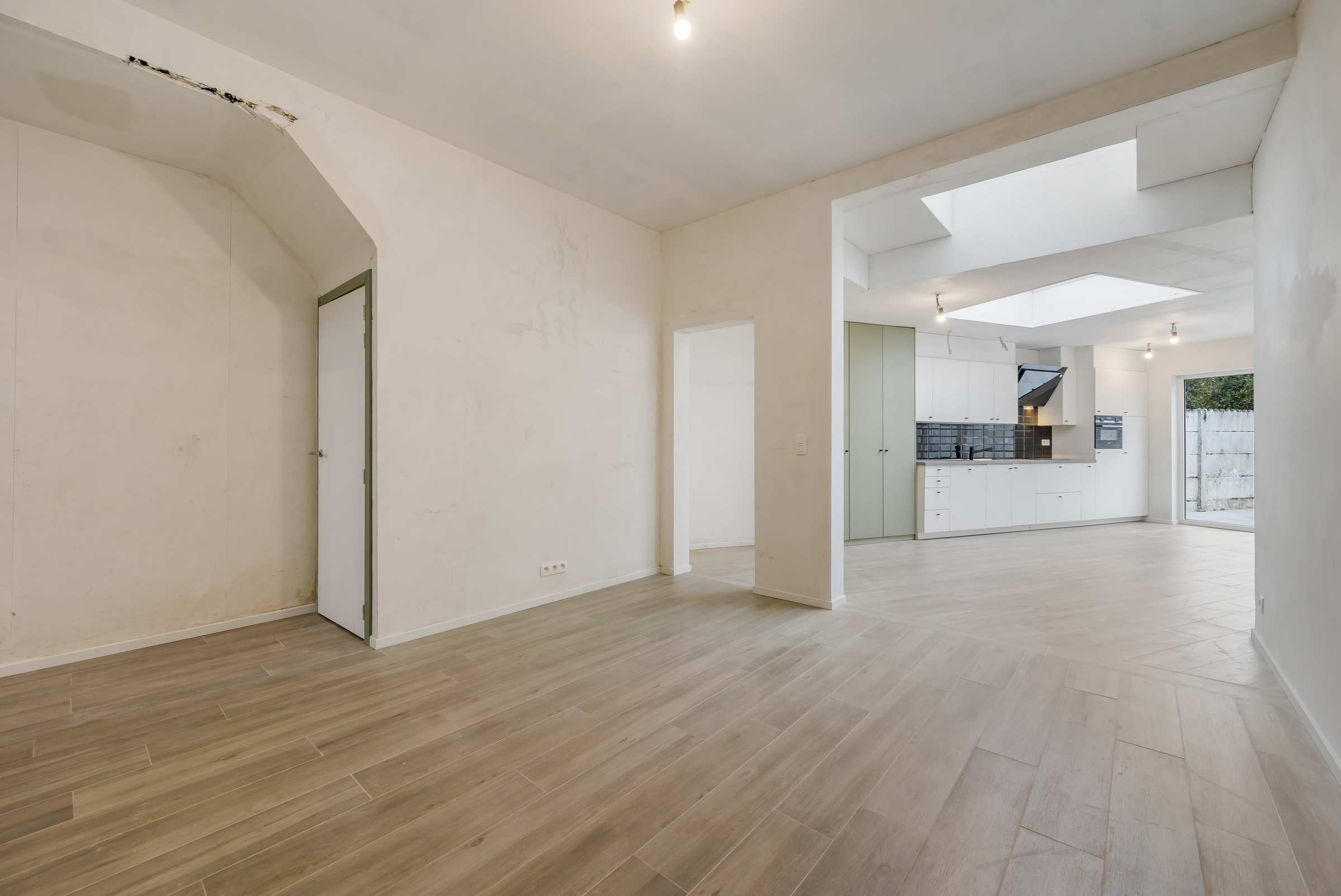 Instapklare recente woning met 2 slaapkamers en tuin! - foto 3