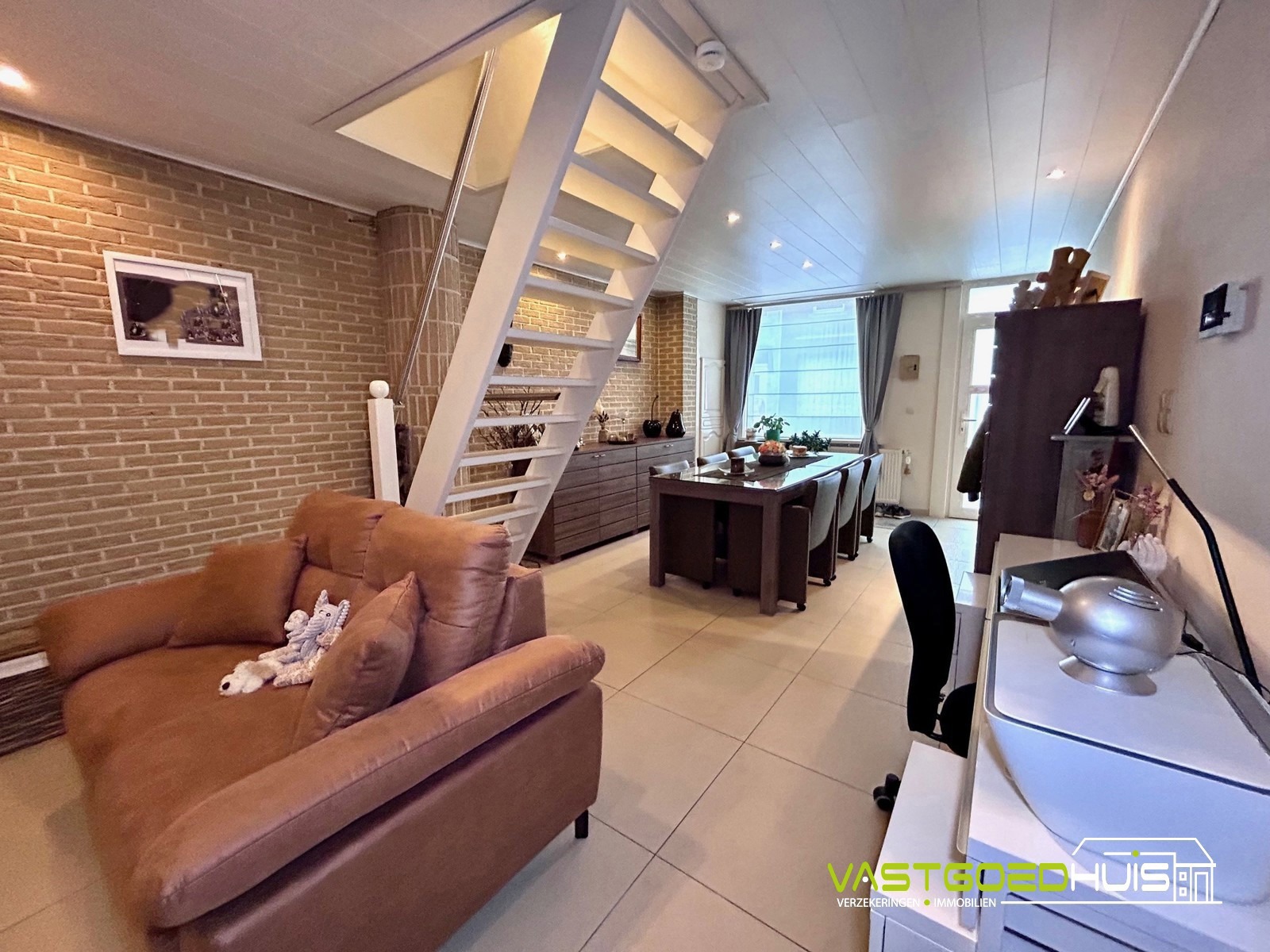 Instapklare gezinswoning met 3 slpks en aangelegde tuin - foto 4