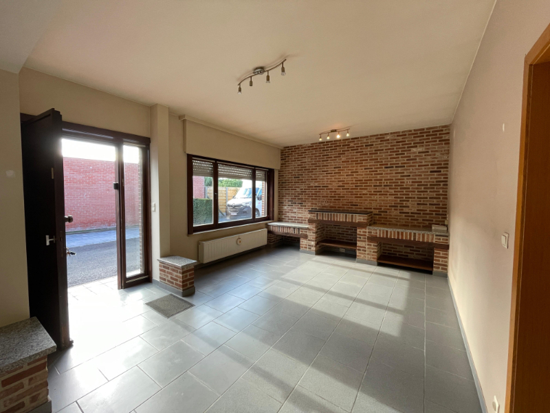 Instapklaar ruim en rustig gelegen 2 slaapkamers appartement met garage en parkeerplaats TE HUUR via EXPERT-IMMO - foto 4