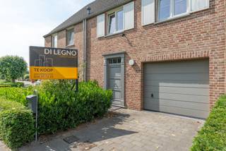 Recente gezinswoning op toplocatie te Vosselaar!EPC: 88,41 kWh/m² (Label A) | 4 slaapkamers | inpandige garageOmschrijving:Deze energiezuinige woning...