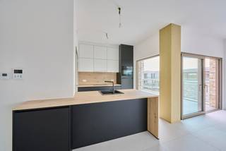 <span><strong>Ideale investeringsopbrengst in project De Hessel in Herselt.<br /></strong><br /></span>
<p>Ben je op zoek naar een zorgeloze investering met een aantrekkelijk rendement? Dit moderne en energiezuinige appartement biedt je niet alleen een fantastische kans om te investeren in vastgoed, maar ook gemoedsrust. Het appartement is namelijk verhuurd aan betrouwbare huurders die op zoek zijn naar langdurig woongenot (huurovereenkomst van 9 jaar).</p>
<p>Dit betekent voor jou als investeerder: een stabiel huurrendement en een zorgeloze verhuurervaring. Met de sterke vraag naar duurzame en comfortabele woningen is dit dé kans om te investeren in een bloeiende regio.<br /><br /></p>
<span><strong>App 23 - Wolfsdonksesteenweg 1/301: </strong>Hoekappartement op de derde verdieping met veel lichtinval</span><br /><span>- 2 slaapkamers<br /></span>- terras naar de binnentuin<br /><span>- vloerverwarming en zonnepanelen</span><br /><span>- ruime parkeerplaats en berging in de afgesloten parkeerkelder inbegrepen.<br /><br />Dankzij onze <strong>geen gedoe aanpak</strong> ontzorgen wij je van alles wat er bij verhuren komt kijken. Jij verhuurt je pand, maar <strong>alle praktische taken</strong> (onderhoud, technisch en financieel beheer) nemen wij van je over. Laat je investeringspand renderen zonder omkijken! Wij adviseren je hierover graag tijdens een afspraak. Ook bezorgen we je een gedetailleerde rendementsberekening op aanvraag.<br /><br />Vermelde prijs is exclusief BTW en notariskosten. Neem snel contact op 011 39 90 50 voor meer info. Op zoek naar een appartement om zelf te wonen? Dat kan! Kijk verder naar de rubriek NIEUWBOUW op onze website en klik op project DE HESSEL.<br /></span>