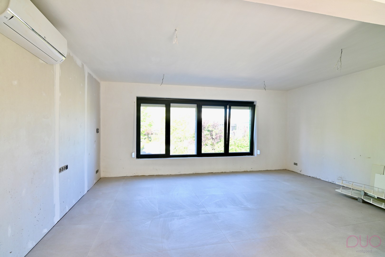 Volledig gerenoveerde woning met garage, terras en tuin - wordt volledig instapklaar afgewerkt! - foto 4