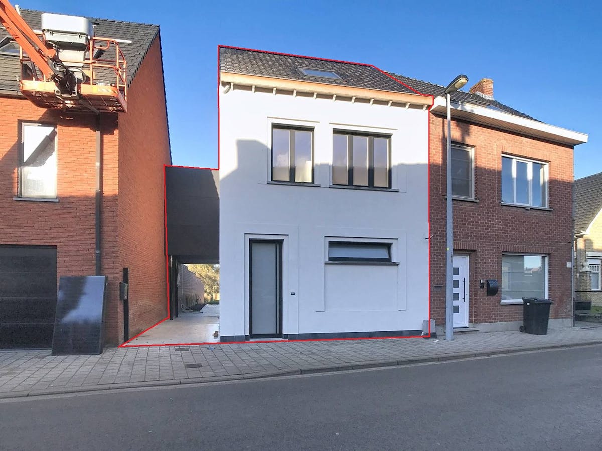 Gerenoveerde woning met 4 kamers en tuin in Poperinge - foto 1