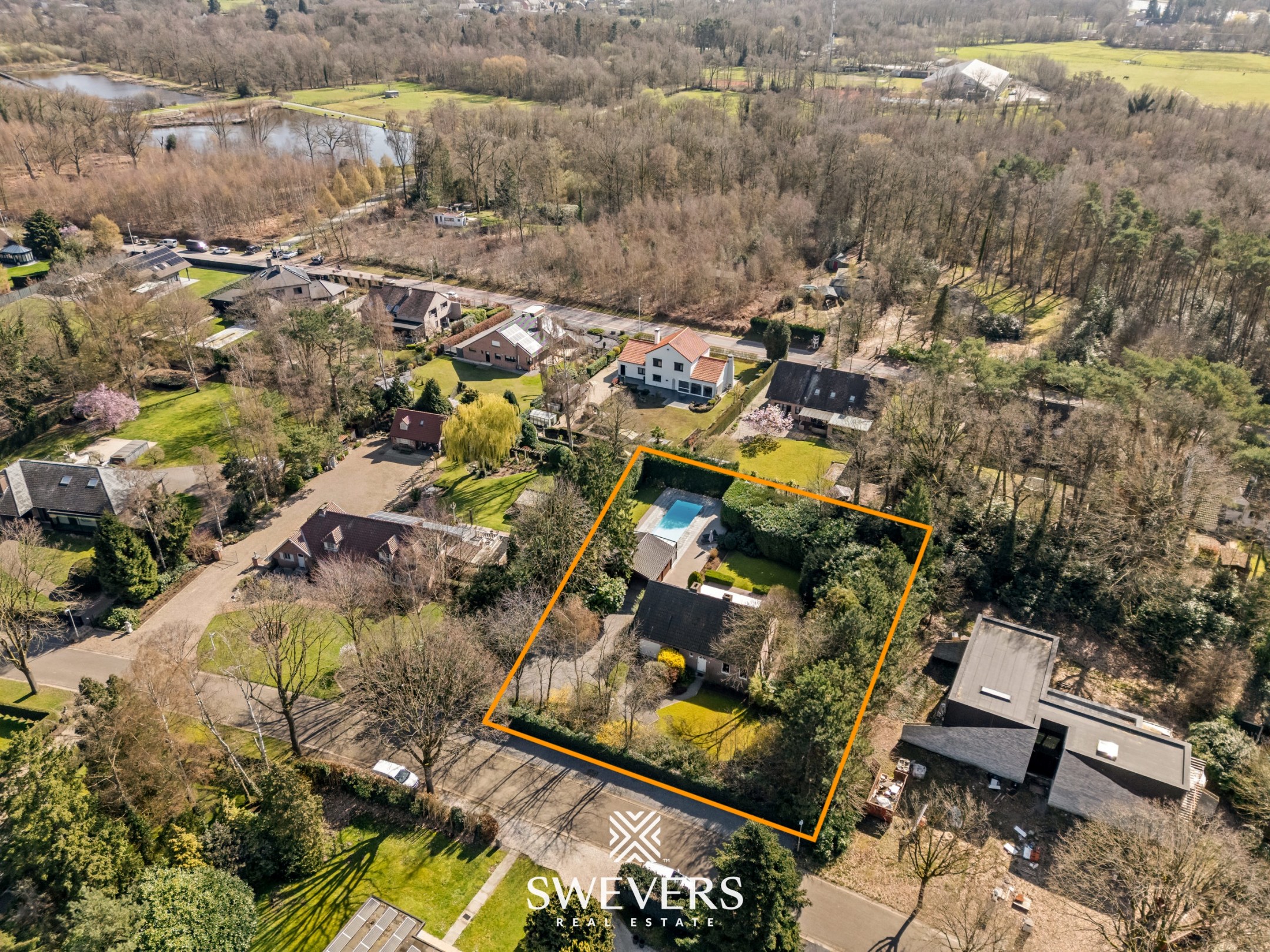 Exclusieve zuidgerichte bouwgrond met uitzonderlijke afmetingen op toplocatie in Heusden-Zolder - foto 1