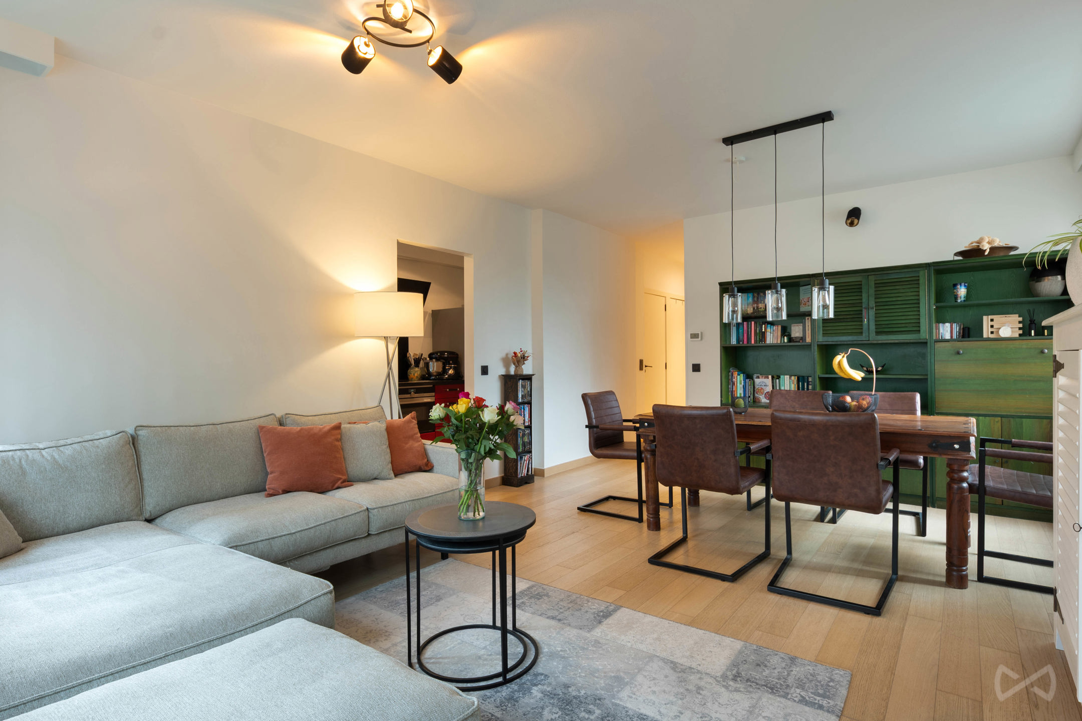 Gerenoveerd appartement met 1 slaapkamer - foto 1