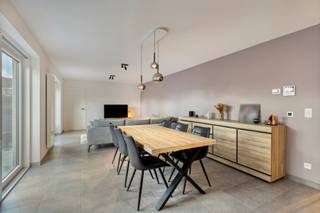 Energiezuinig gelijkvloers appartement (E-label A) – bouwjaar 2020 – gelegen in een doodlopende straat in een rustige en aangename buurt,...