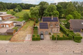 RUSTIG GELEGEN BOUWGROND VAN 455 M² ZONGERICHT & GESCHIKT VOOR HOBLigging: In een rustige en groene omgevingOppervlakte: 455 m² (straatzijde...