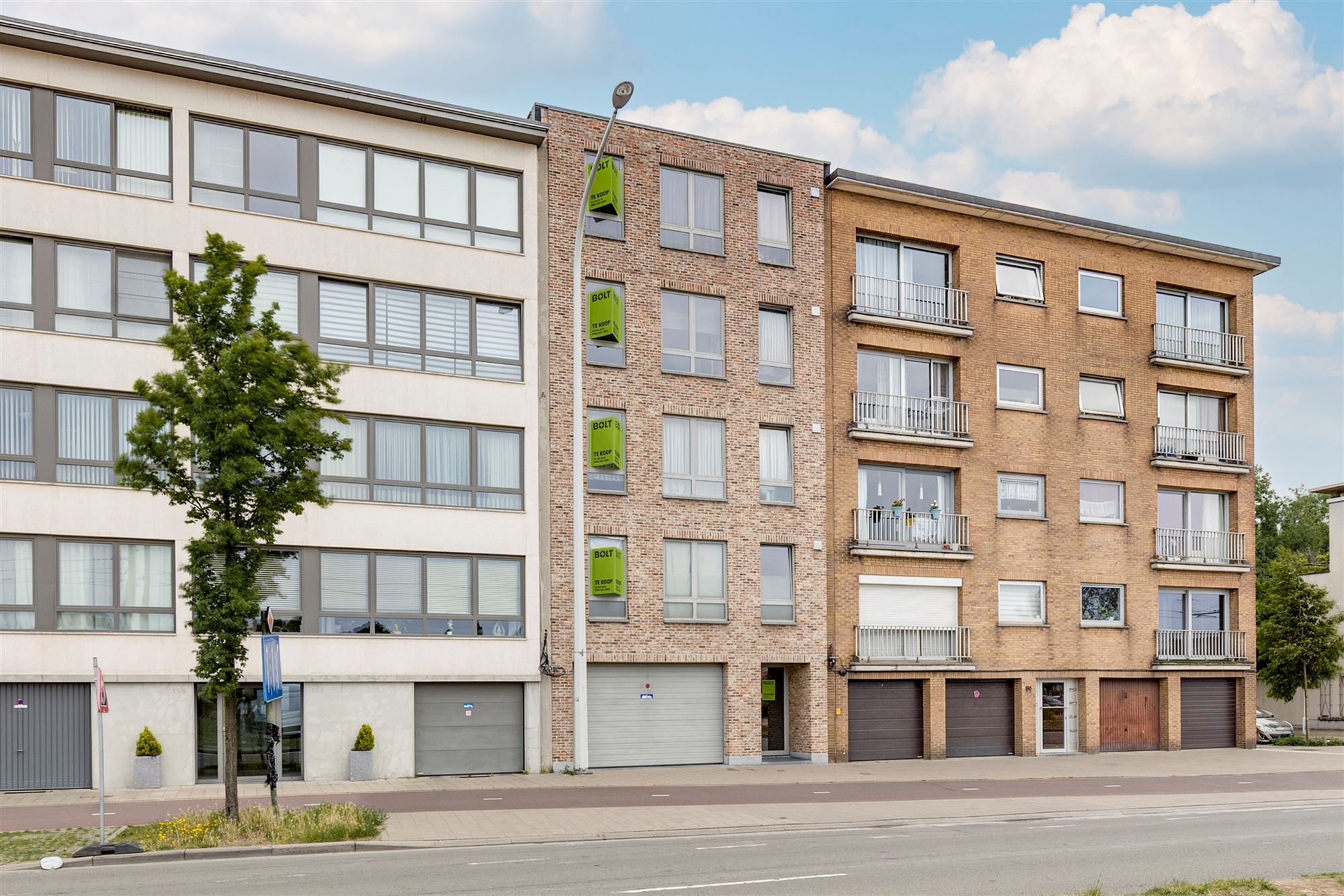 Lichtrijk appartement met 2 slaapkamers + terras te koop in Merksem - foto 2