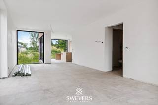 Voor meer info en foto’s, surf naar www.swevers.be – In Beringen, aan de Lummenseweg, wacht een gloednieuwe halfopen bebouwing op haar...