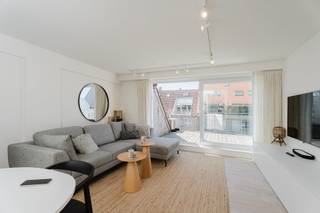 Magnifique appartement en duplex entièrement rénové avec 3 chambres dans un emplacement de premier choix.Découvrez cet appartement en duplex...