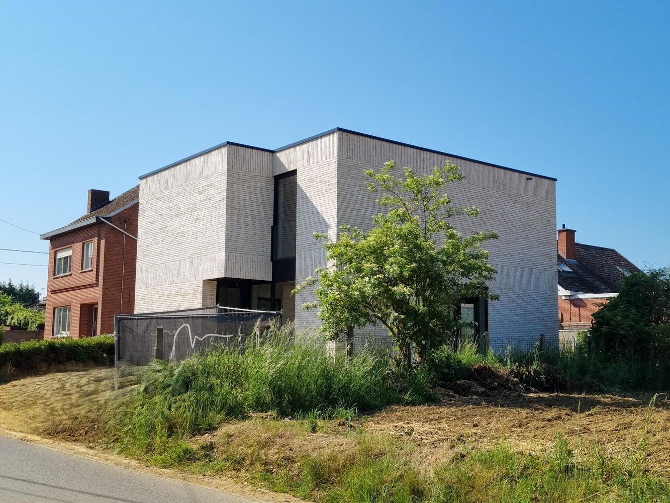 Prachtig, volledig afgewerkte nieuwbouw woning. Rustige ligging. - foto 1