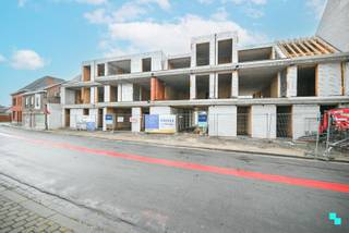 Maak kennis met Residentie Lefèvre, een stijlvol en energiezuinig nieuwbouwproject gelegen in de Molenstraat te Wielsbeke. Dit prachtige...