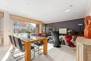 Koksijde : Dit instapklaar gelijkvloers appartement aan de Albert Bliecklaan biedt een ideale combinatie van comfort en ligging. Dankzij de...