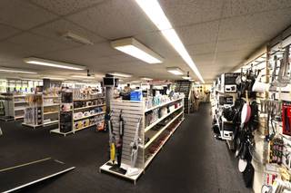 Ontdek dit commerciële handelspand in de bruisende Boomstraat in Bornem! Dit veelzijdige pand biedt eindeloze mogelijkheden op een toplocatie, met...