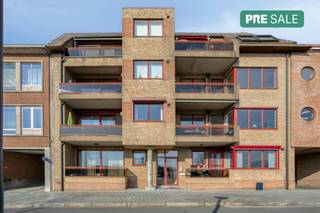 Dit appartement is gelegen aan de Kaai in Boom, binnen de verzorgde Residentie De Veerdam, met een uniek uitzicht over de oevers van de Rupel.Bent...