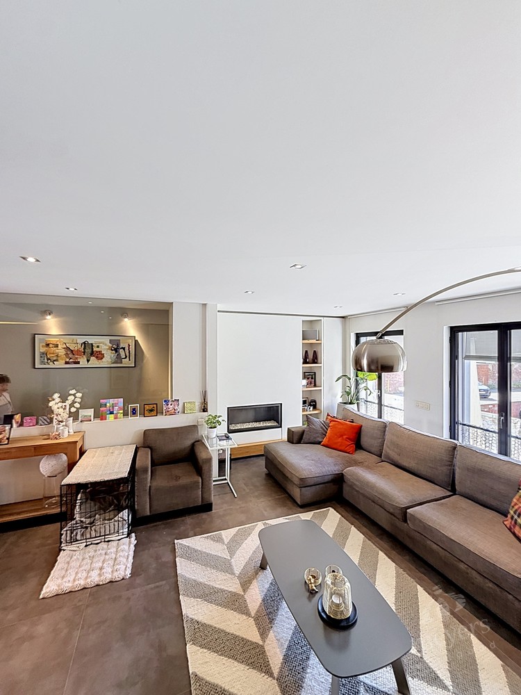 Ruim triplex-appartement met terras en afzonderlijk handelspand in hartje Hasselt - foto 4